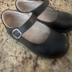 L’amour girls dress shoes black toddler size 9. Maryjane.